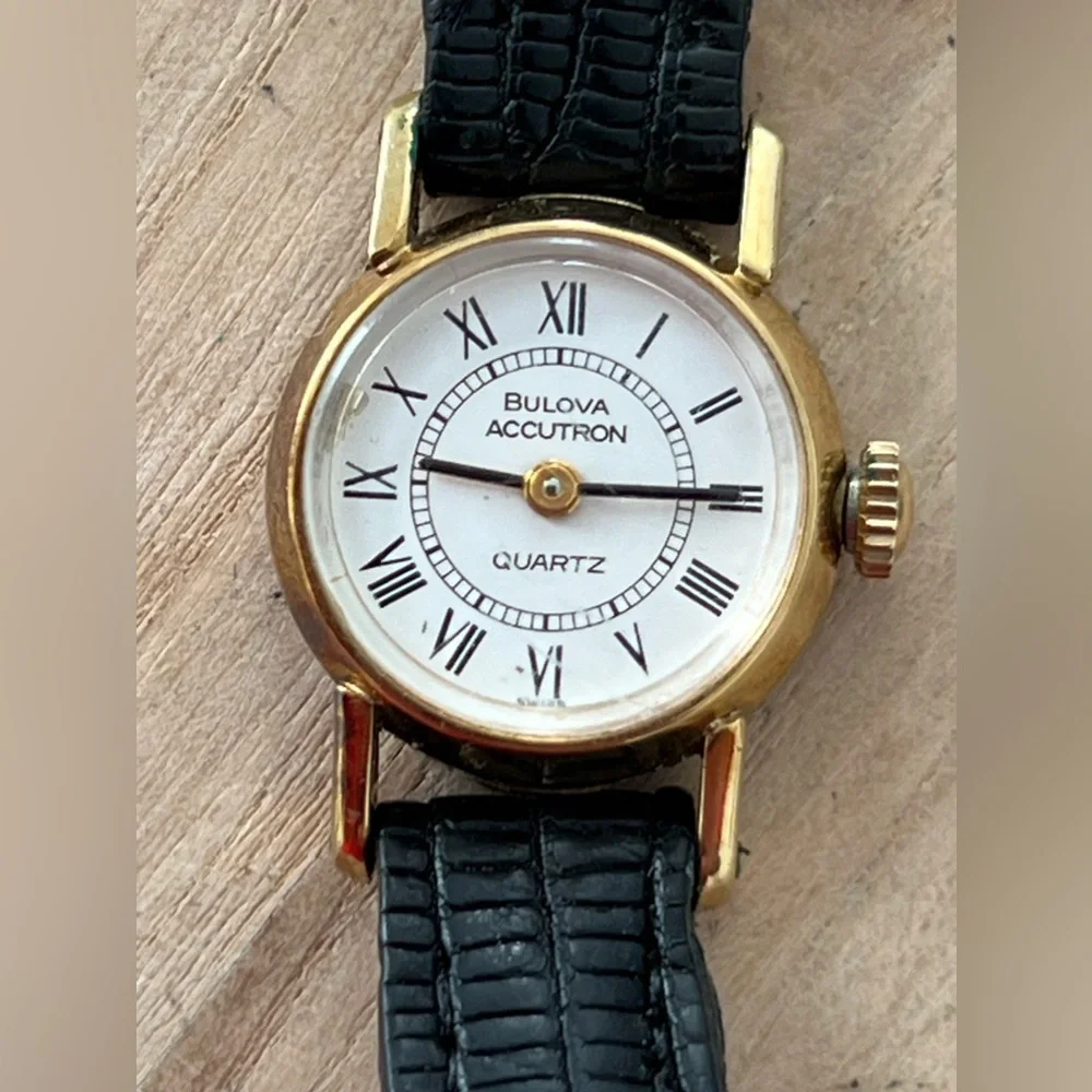 Bulova Accutron Rare Vintage Ladies Watch Gold Filled Case White Dial Leather